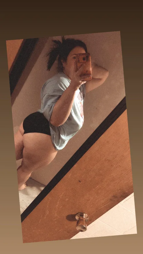 Anyone wanna trade wives hmu 27m 26 f dm me or message on tele justpass2 by Melodic_Translator99