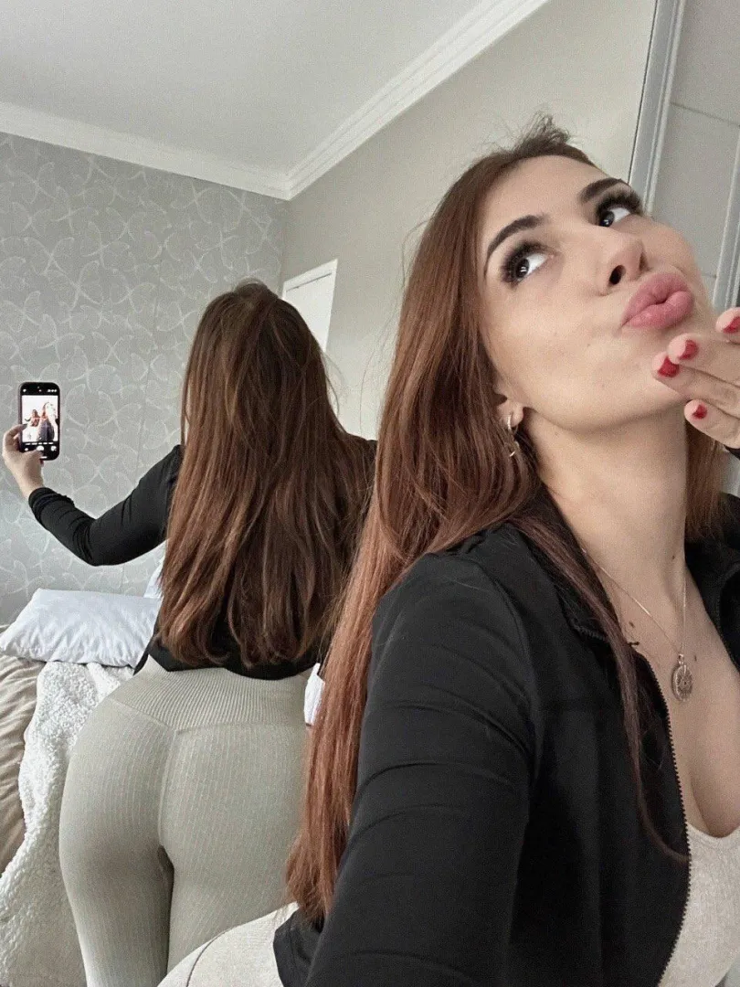 Anyone want a passionate kiss? posted by milajovovichs