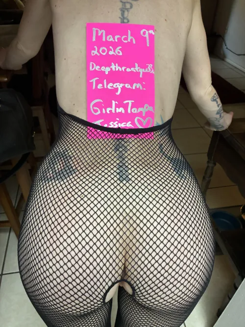 Anyone want to chat? Yes I’m real lol and 27 in Tampa and yes wearing a full body suit of fishnets! Dm me by deepthr0atqu33n