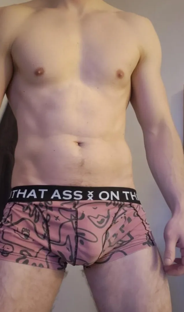 Anyone wants to cum their underwear while gaming and keep wearing them with me? :P DM posted by DomHadrian