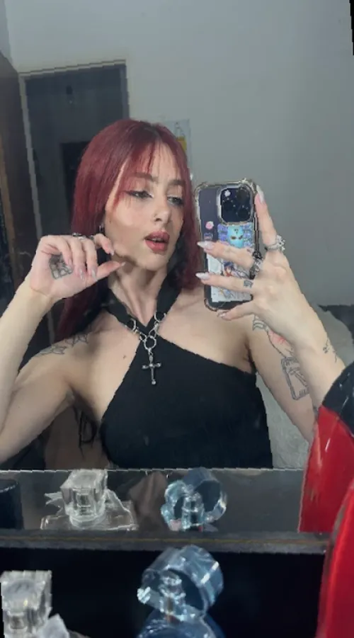 Anyone with a place? - msg lg for real replies: ,.lunarumes`. by BoyTryHard