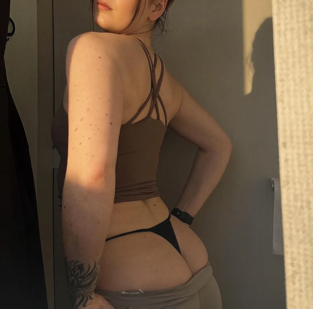 Apart from my arse who else is hungry posted by Peachhyplayz