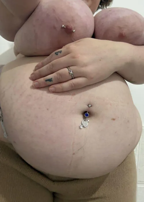 Are 380lb+ BBWs still the ultimate cum-dump fantasy? Y or N by StellaVibex