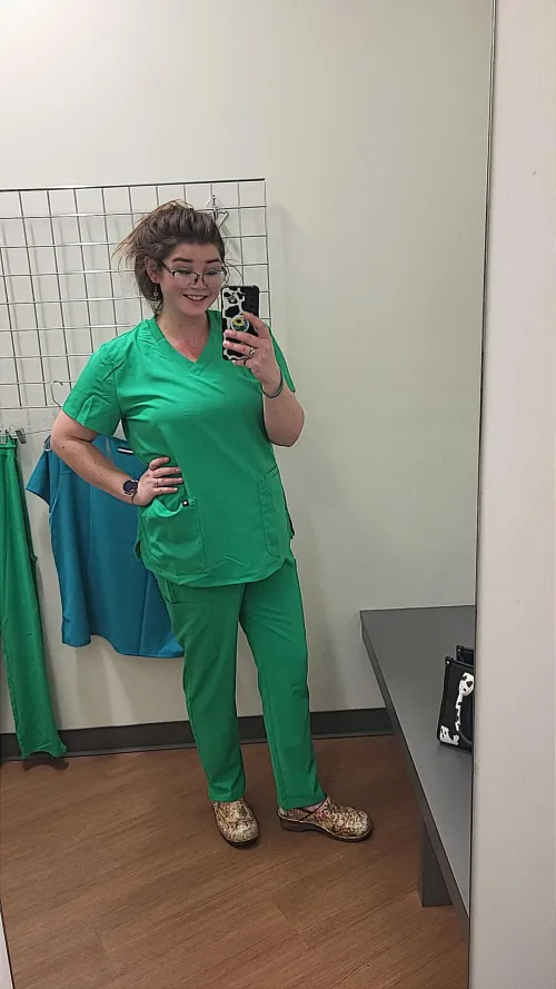 Are scrubs even cute anymore ? F(28)USA by lunaalovegood24