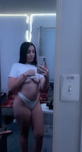 Are you a married man checking out my pics? Y or N? posted by vixenonlyxo