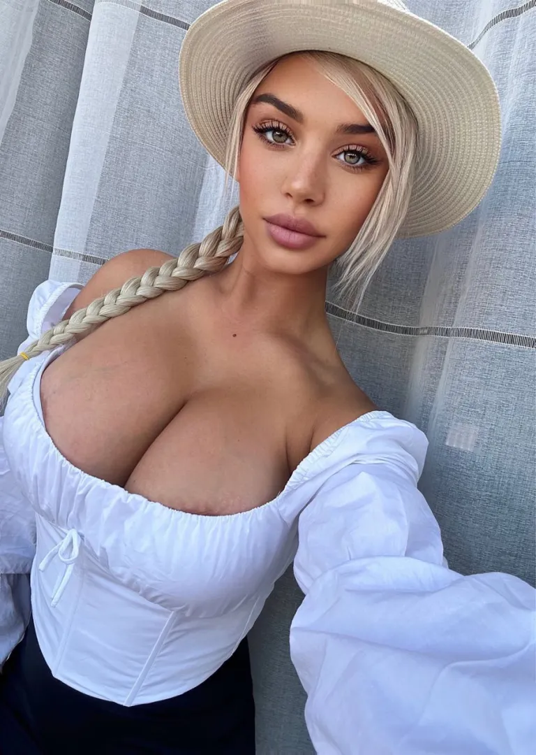 Are you addicted to my elegance?  posted by OFYoursecret777