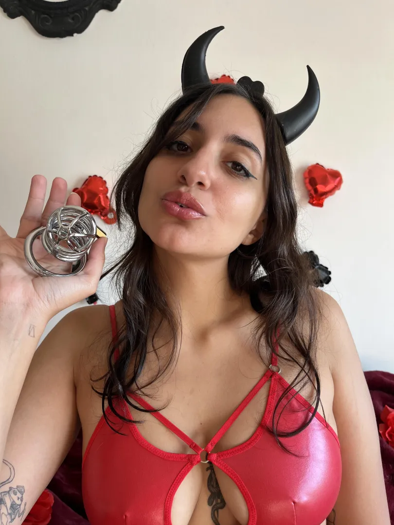 Are you going to be my locked in loser Valentine? posted by TwinklinngNuzzle