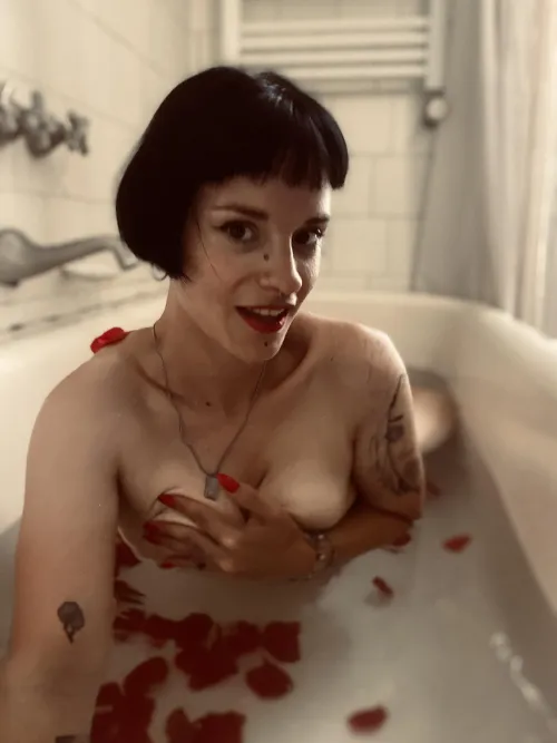 Are you here to take a dip? by pinupfex