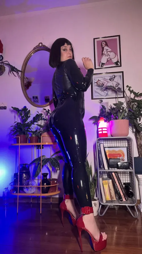 Are you horny when you look at me? by tropicallosing