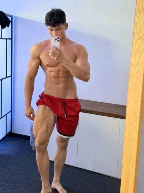 Are you into big legs? by Emilio_Reynolds