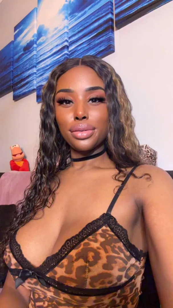 Are you into pretty trans with BBC  posted by bbcTransLiraqueen