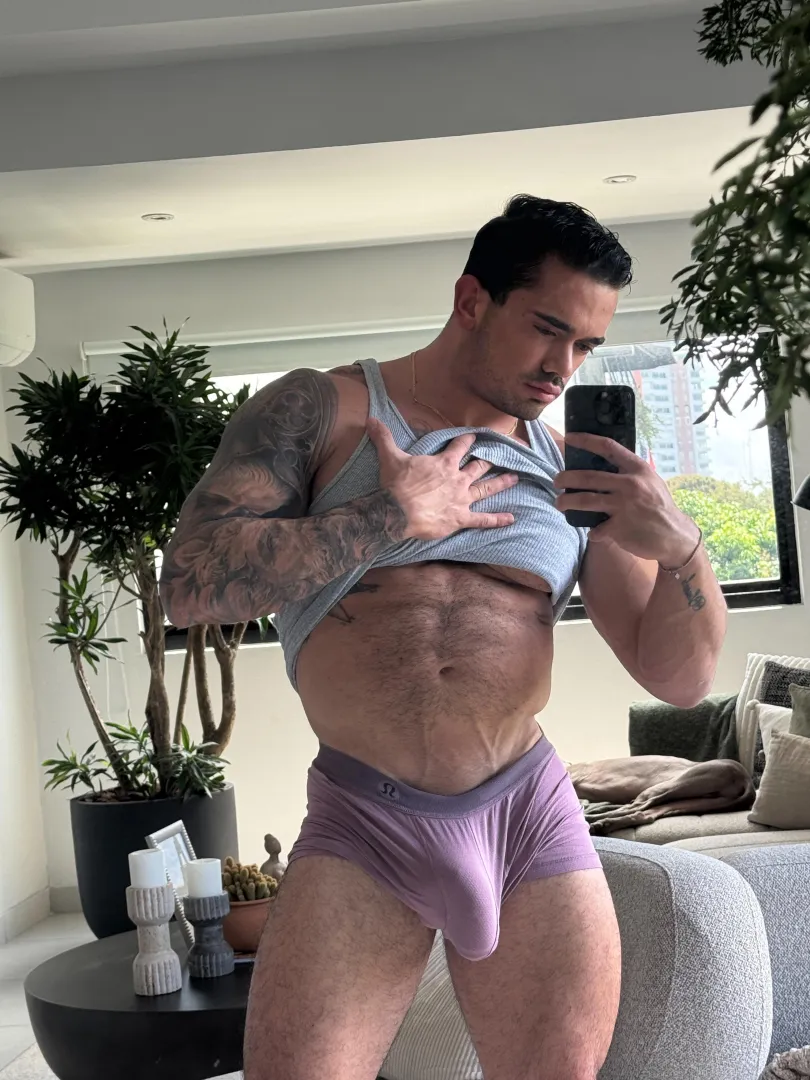 Are you into veiny slutbro? posted by vellitrap