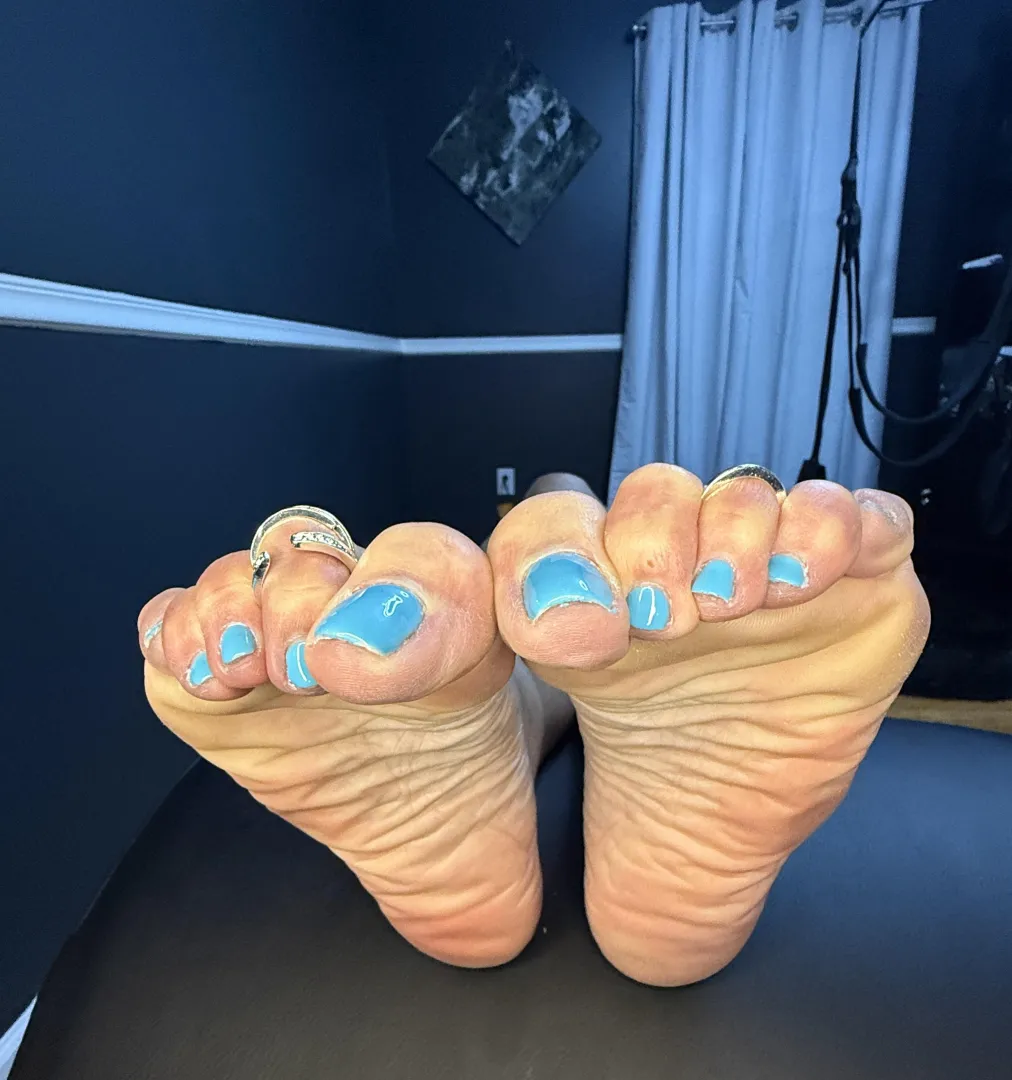 Are you more of a toes or soles kinda guy? posted by rnbunb