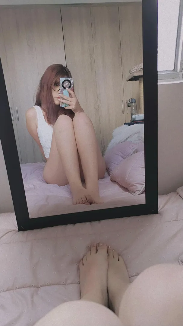 Are you obsessed with my feet yet? posted by Venuss_08