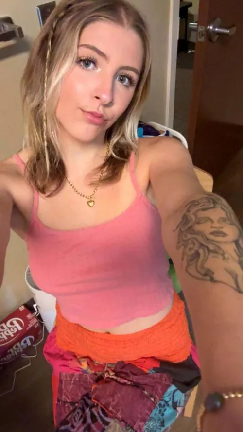 Are you saving a spot for me on your lap? by tessaroses