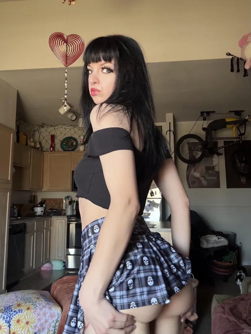 Are you staring at my ass? posted by 3mmy_bug