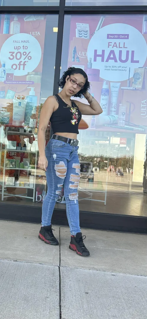 are you staring because you want to, or because you can’t stop? posted by delphiraexo