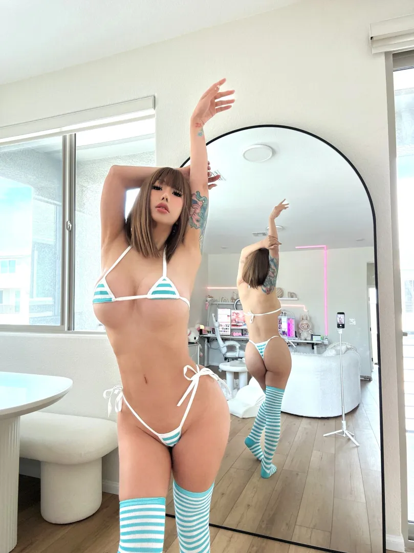 Are you stroking your cock from this view, daddy? posted by Velvetsharm