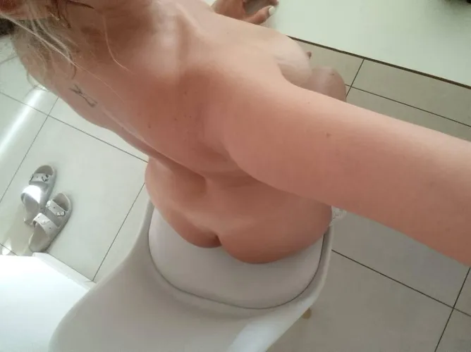 Are you willing to give this lonely married woman some attention? by Warm_Sex22