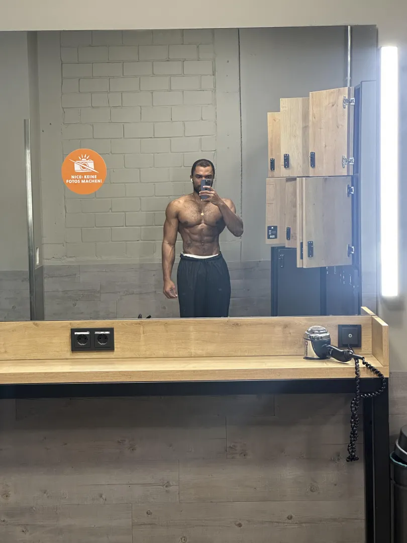 Arms and chest looking solid posted by Franckyky1