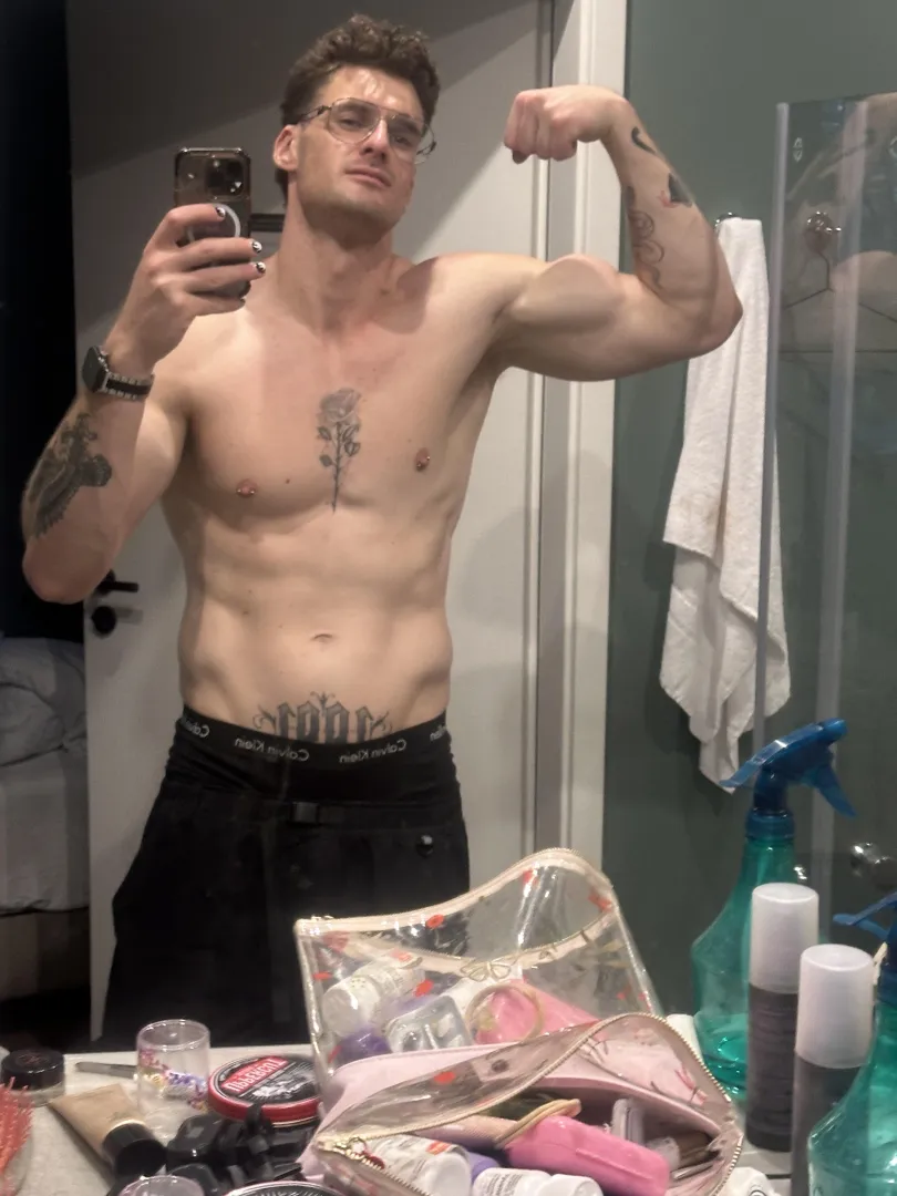 arms day paid off a bit posted by Crazy_Battle7373