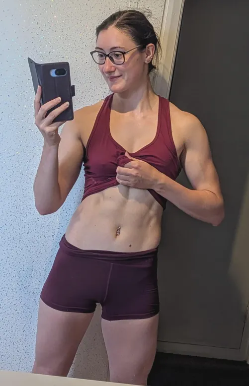 Arms developing nicely by SirenSasha_336