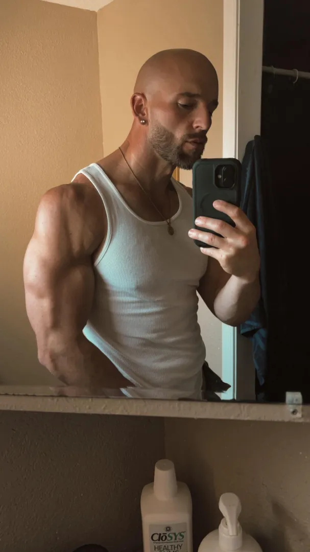 Arms have been my focus for the last few months. They’ve grown immensely. posted by Kingchi3f