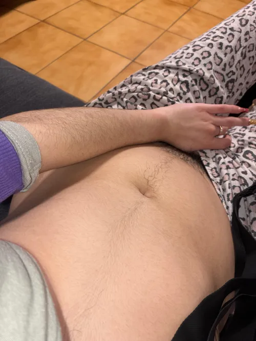 [arms] This body is full of hair by tattoromi