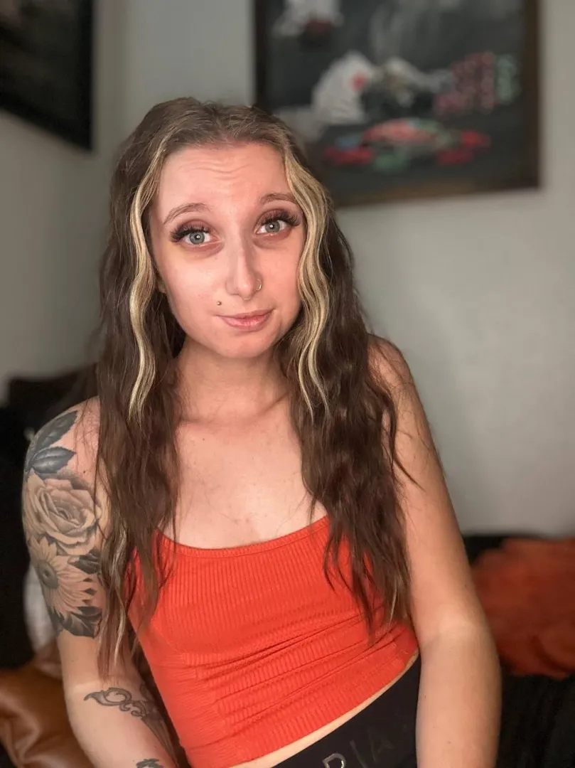 arrow up and say deal , i will share my nudes instant , first 130 posted by briaronlyxo