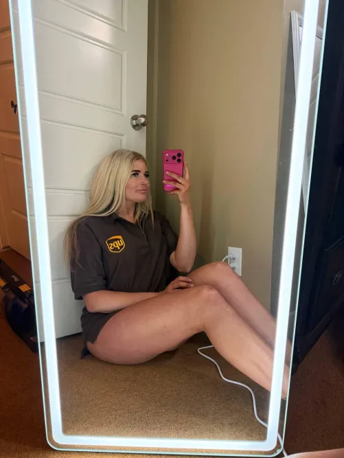 Arrow up if you’d fuck a 31yo and you have 3-5 inches, I’ll send you my location by PrettyLucyxo