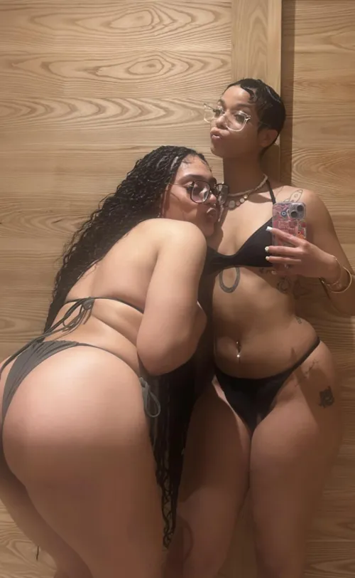 Arrow up if your in houston. Looking to cheat on our boyfriends lmfaooo. Sorry not sorry by luvv-flower