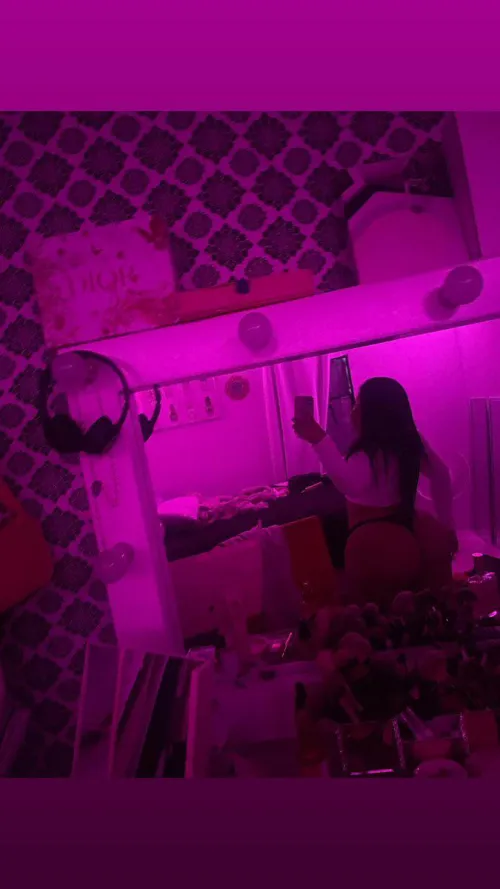 Arrow up if you’re in LosAngeles, 20f Recently Divorced Looking for a pussy eater, who’s nearby? by Jostaxx