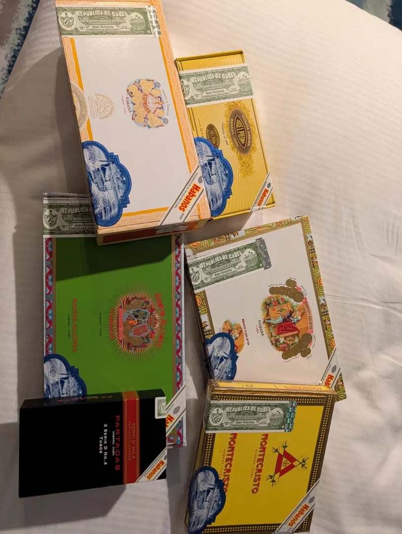 Aruba Cigar Emporium posted by HuskerFan308