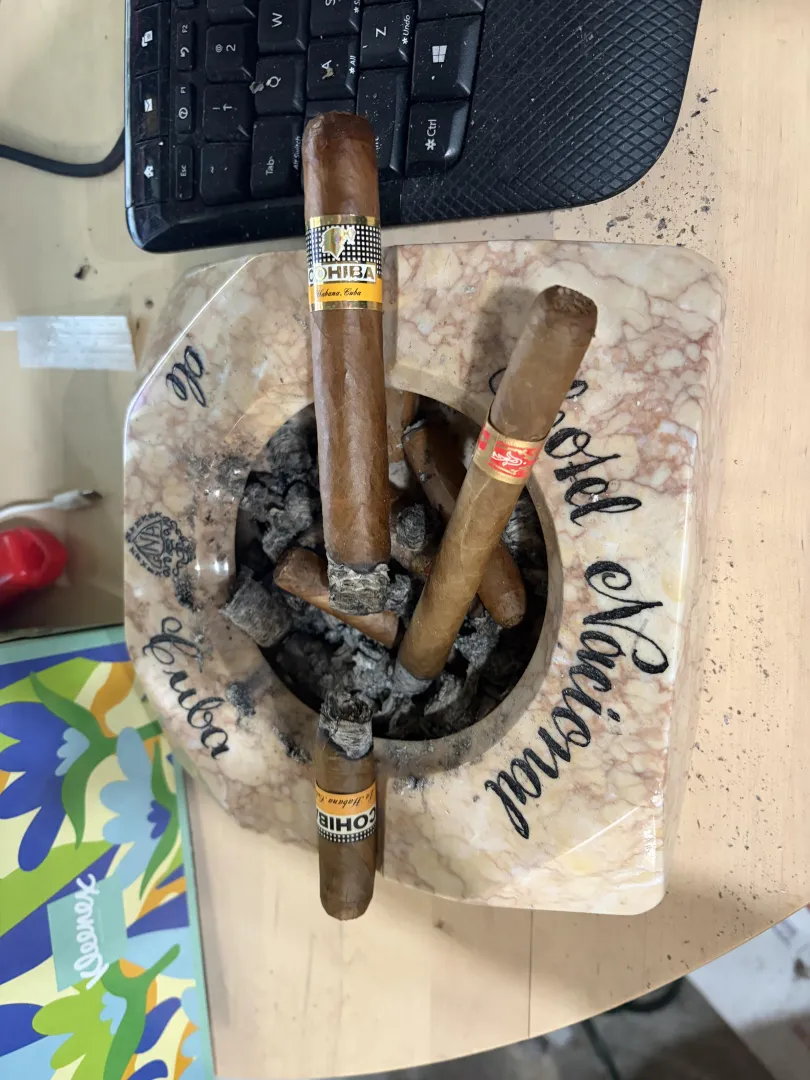 Ashtray posted by jtan888