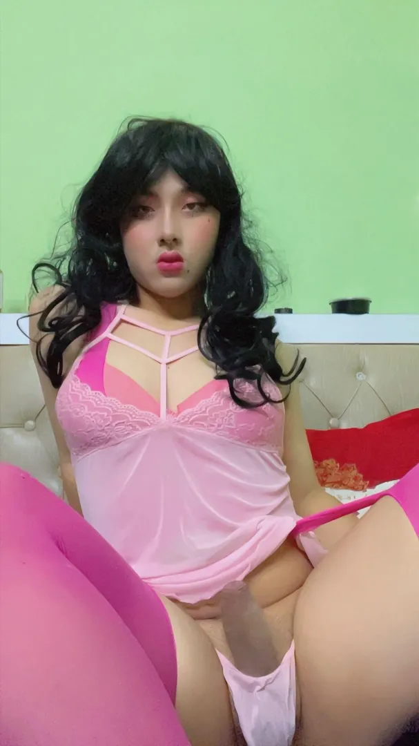 Asian boy in pink posted by Prestigious-Gap5894