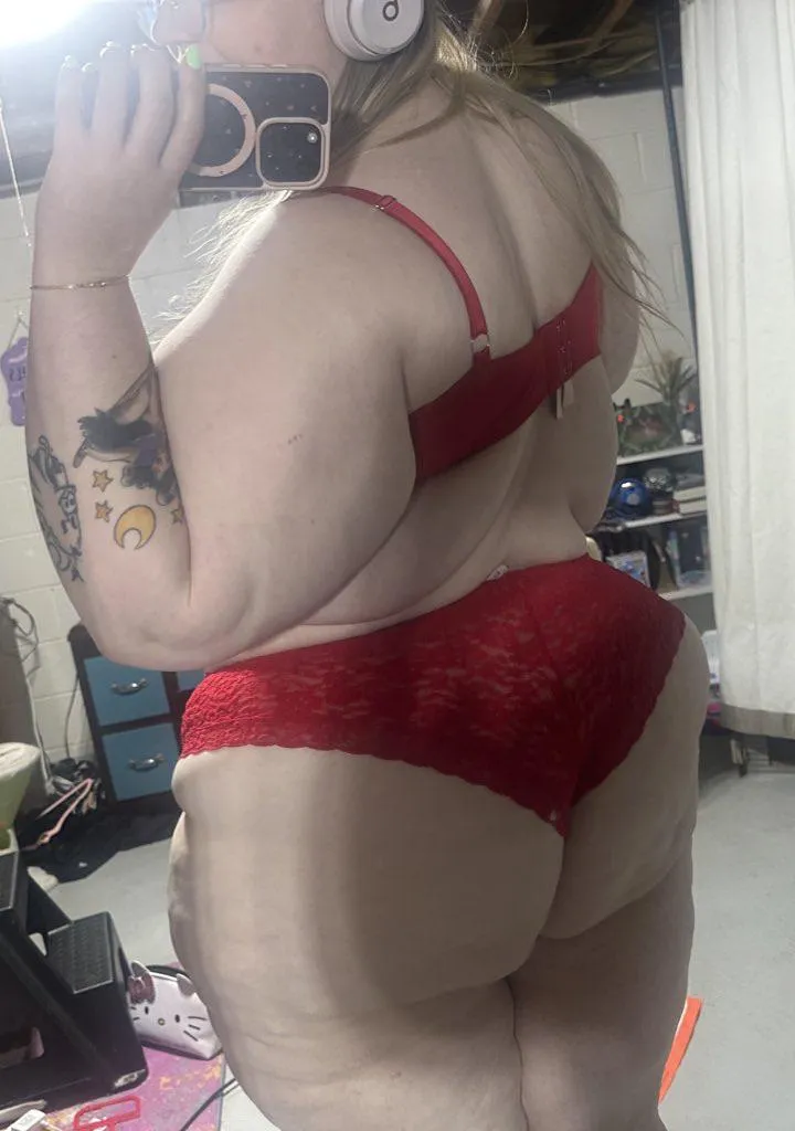 Ass for days  posted by Twolittlepiggis