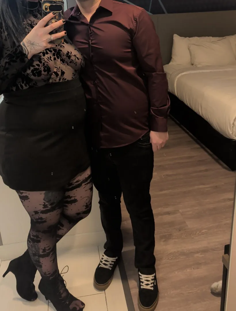 At a hotel in salt lake tonight, come have fun with us! posted by hot_couple2324