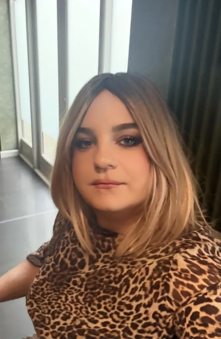 Attention boys - sissy out and about  posted by bizzybeth69