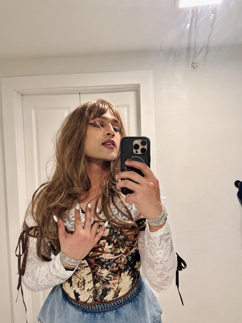 #Austin 26 Sissy looking for a bf/gf preferably south asian posted by sissyfemmefatale