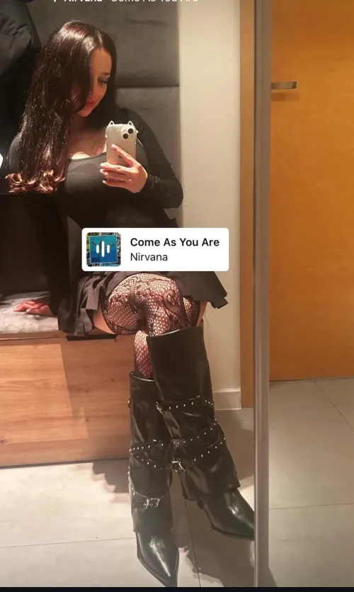 Avmusia by Solid_Perspective_61