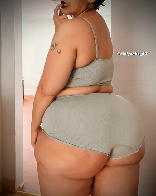 Awaiting Your Arrival  | @Malyshka_52 by Erotica_Enigma