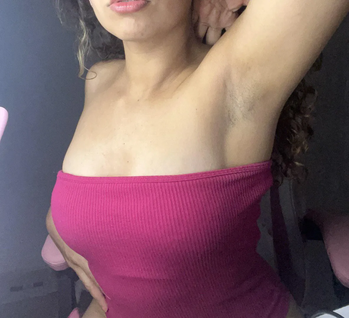 Axilas oliendo rico en una diosa posted by Fer-Riah3950