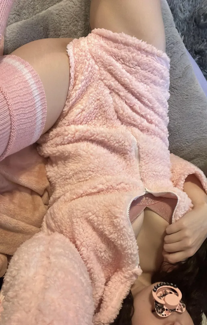 Baby Bunni hopping by to say hiii  posted by anonbbyprincess