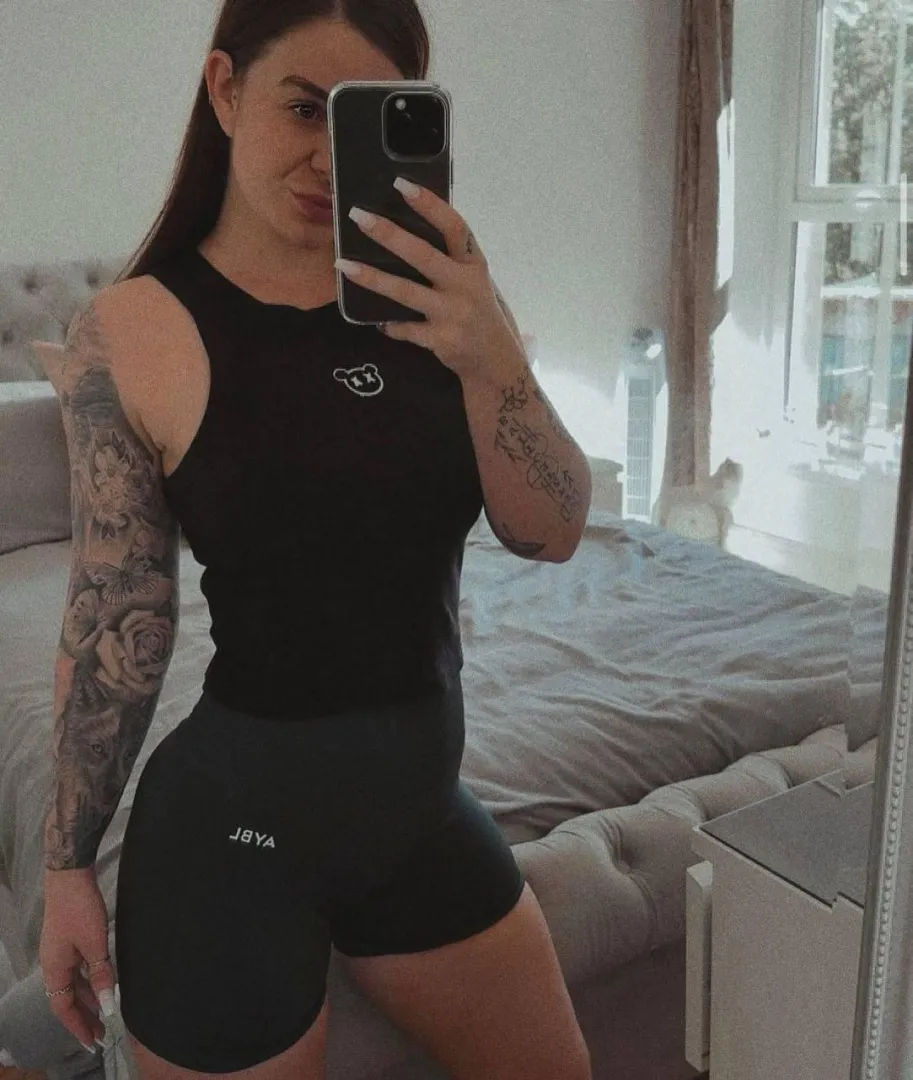 Back and Bis today xx posted by TheHayleyDaniels