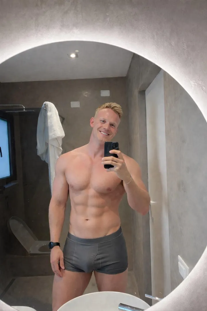 Back from my morning run and ready for a shower  (34) posted by Interesting_Try3736