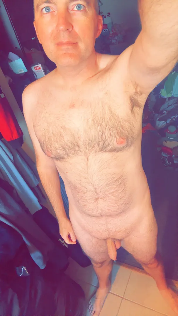 Back from vacation, back to my usual nakedness lol posted by No_Sort4987