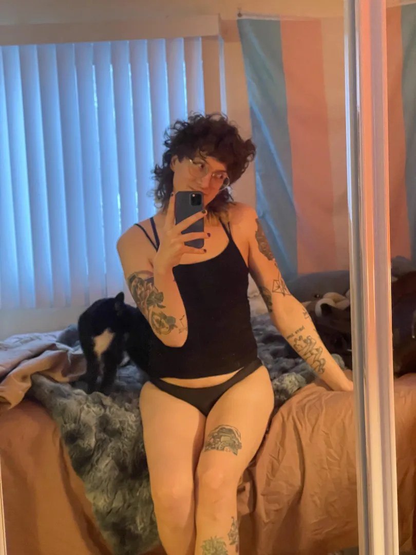 Back with a cat posted by themselfthe3lf