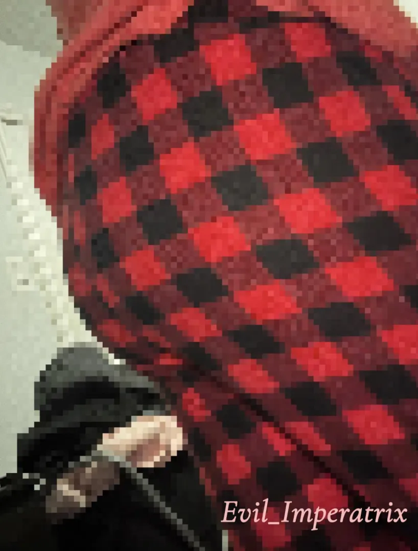 Backside back again, and you’re still not seeing posted by evil_imperatrix