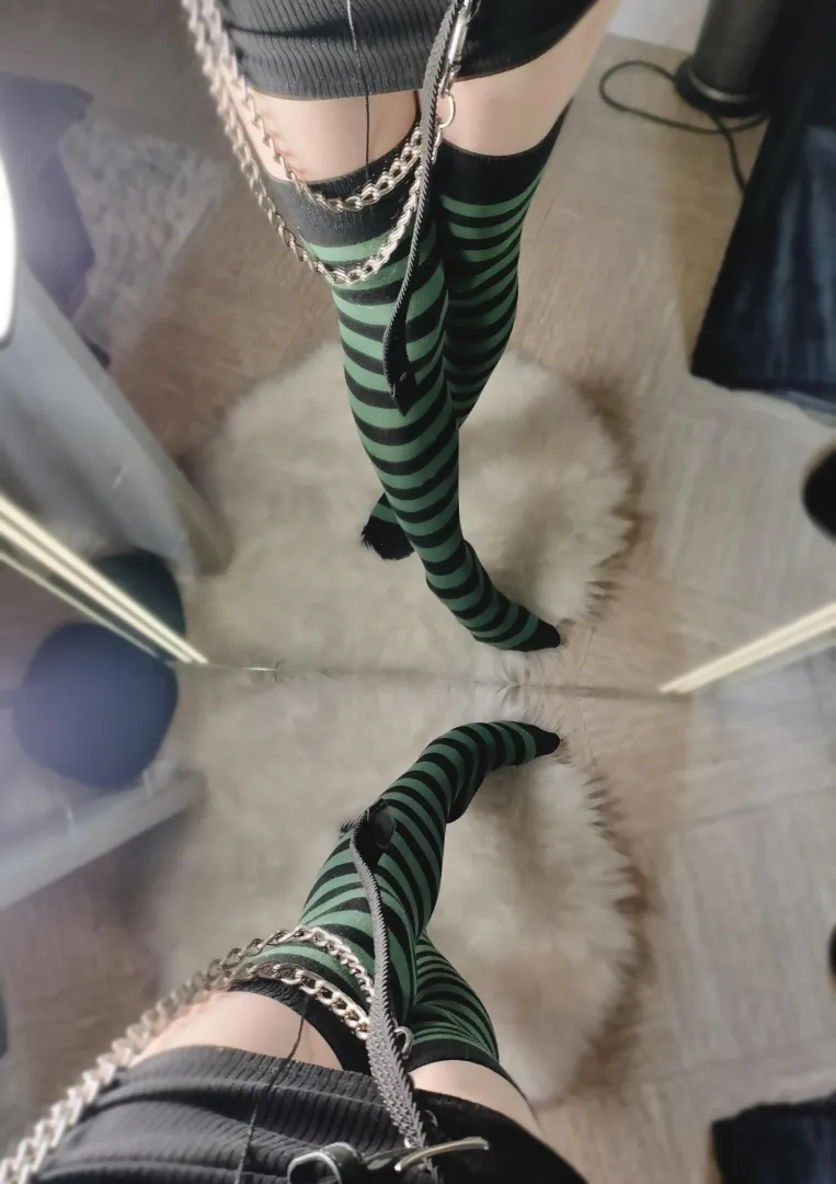 Ballerina pose posted by Blowyh