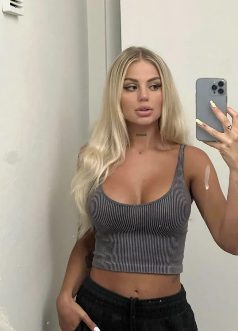 Bare mig og mit beskidte spejl  posted by MEEvanta22